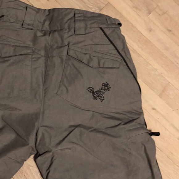 Snow pants - Picture 3 of 7